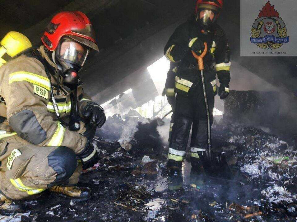 Pożar drewnianego domu w Mokrej Prawej [ZDJĘCIA]