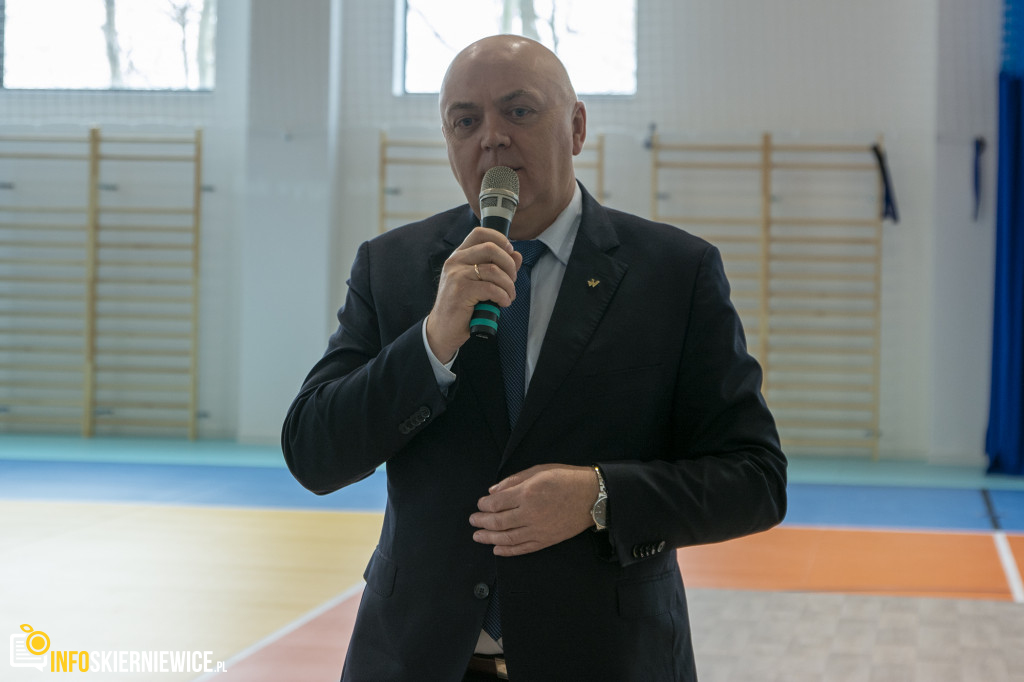 Otwarcie nowej hali sportowej w Sierakowicach Prawych