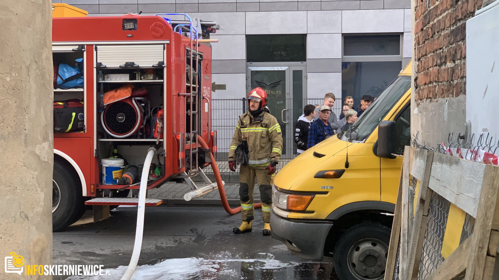 Pożar pustostanu przy ulicy Ogrodowej w Skierniewicach