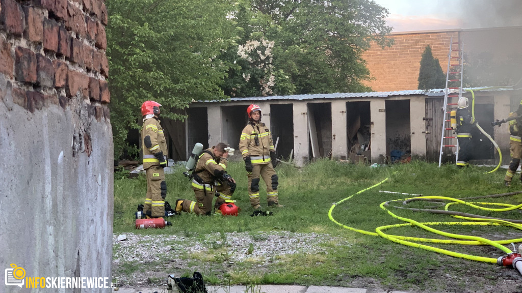 Pożar pustostanu przy ulicy Ogrodowej w Skierniewicach