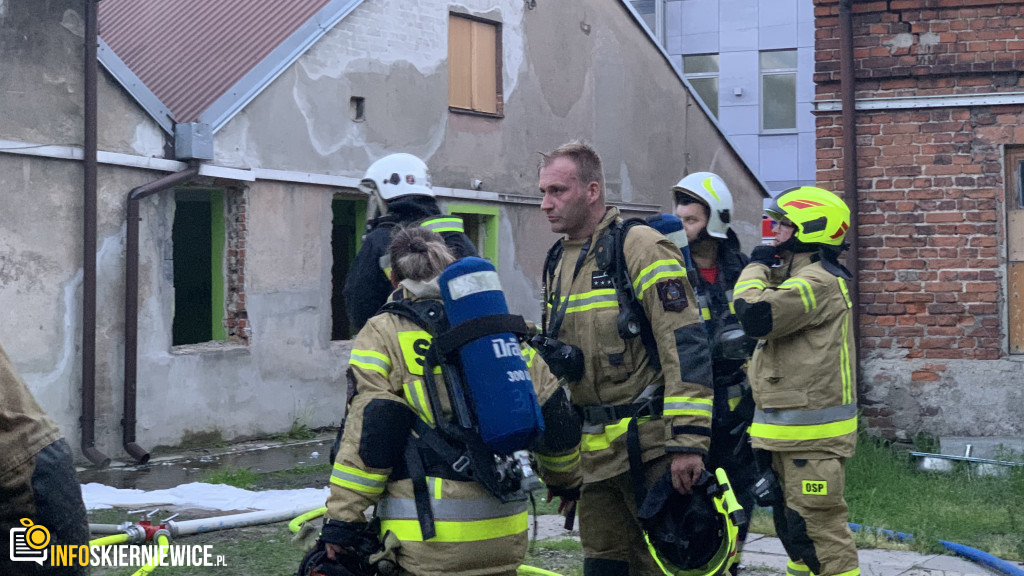 Pożar pustostanu przy ulicy Ogrodowej w Skierniewicach