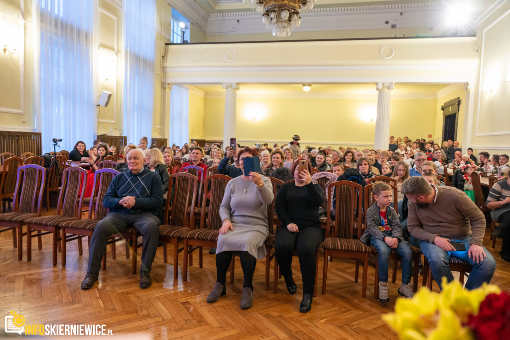 Wspólne kolędowanie w Starostwie Powiatowym w Skierniewicach