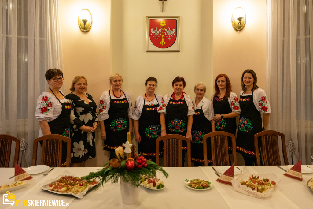 Wspólne kolędowanie w Starostwie Powiatowym w Skierniewicach