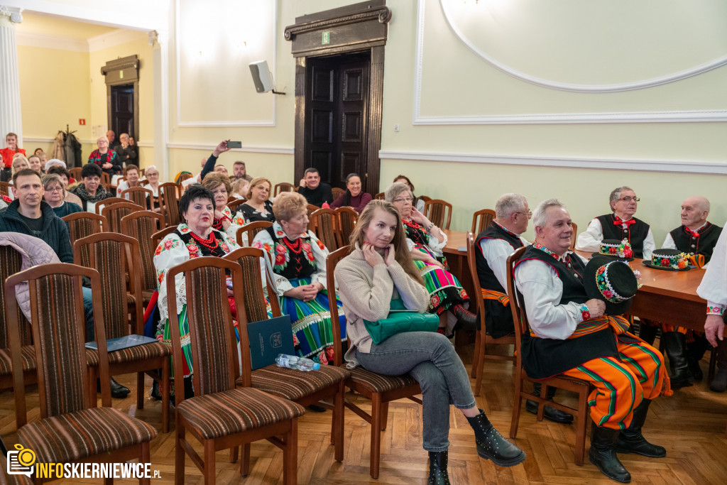 Wspólne kolędowanie w Starostwie Powiatowym w Skierniewicach