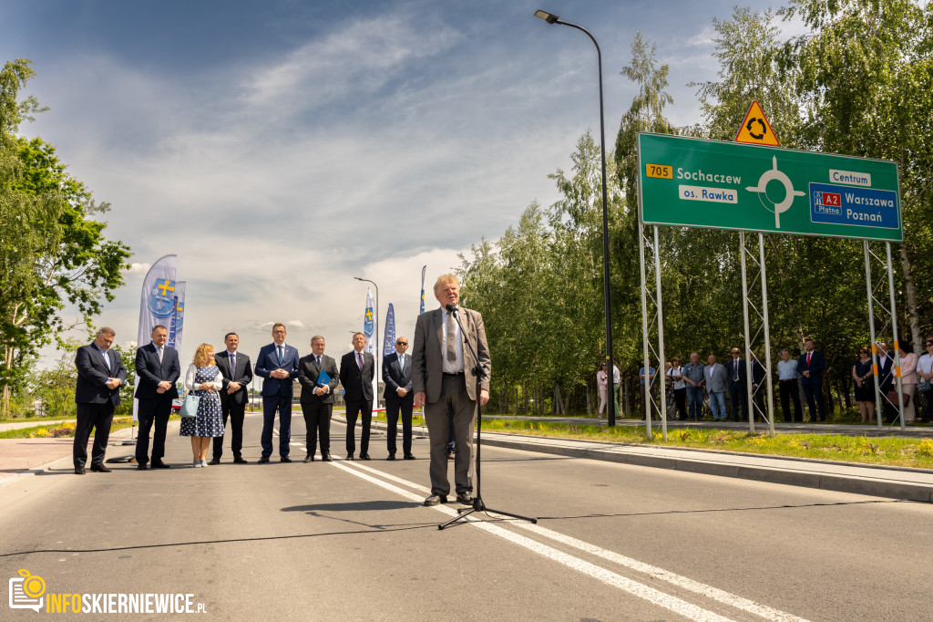 Rozbudowa ul. Czerwonej w Skierniewicach: zwiększone bezpieczeństwo i usprawnienia ruchu drogowego