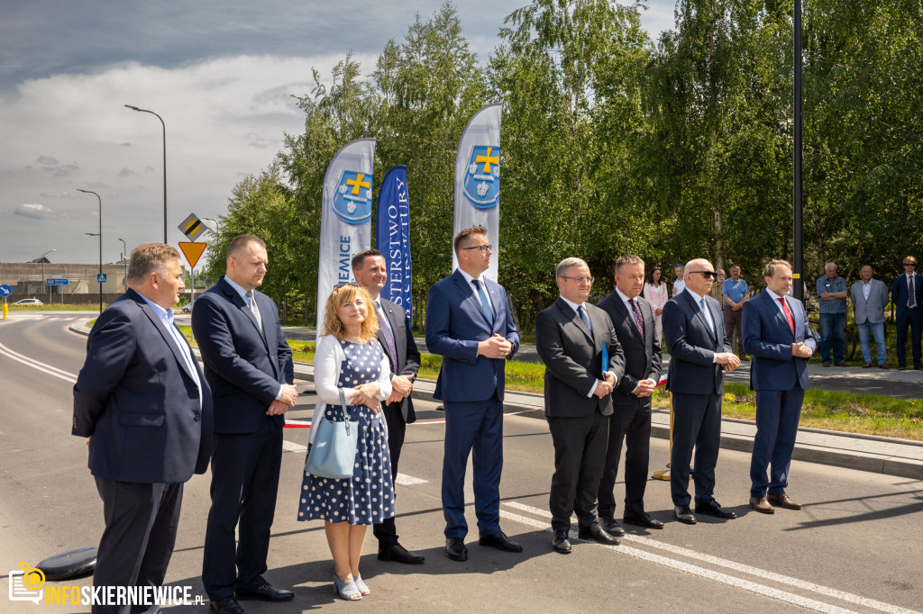 Rozbudowa ul. Czerwonej w Skierniewicach: zwiększone bezpieczeństwo i usprawnienia ruchu drogowego