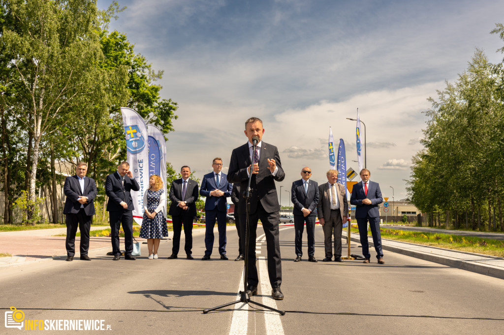 Rozbudowa ul. Czerwonej w Skierniewicach: zwiększone bezpieczeństwo i usprawnienia ruchu drogowego