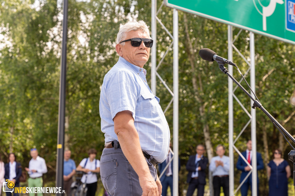 Rozbudowa ul. Czerwonej w Skierniewicach: zwiększone bezpieczeństwo i usprawnienia ruchu drogowego