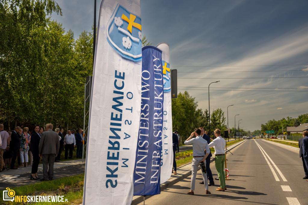 Rozbudowa ul. Czerwonej w Skierniewicach: zwiększone bezpieczeństwo i usprawnienia ruchu drogowego