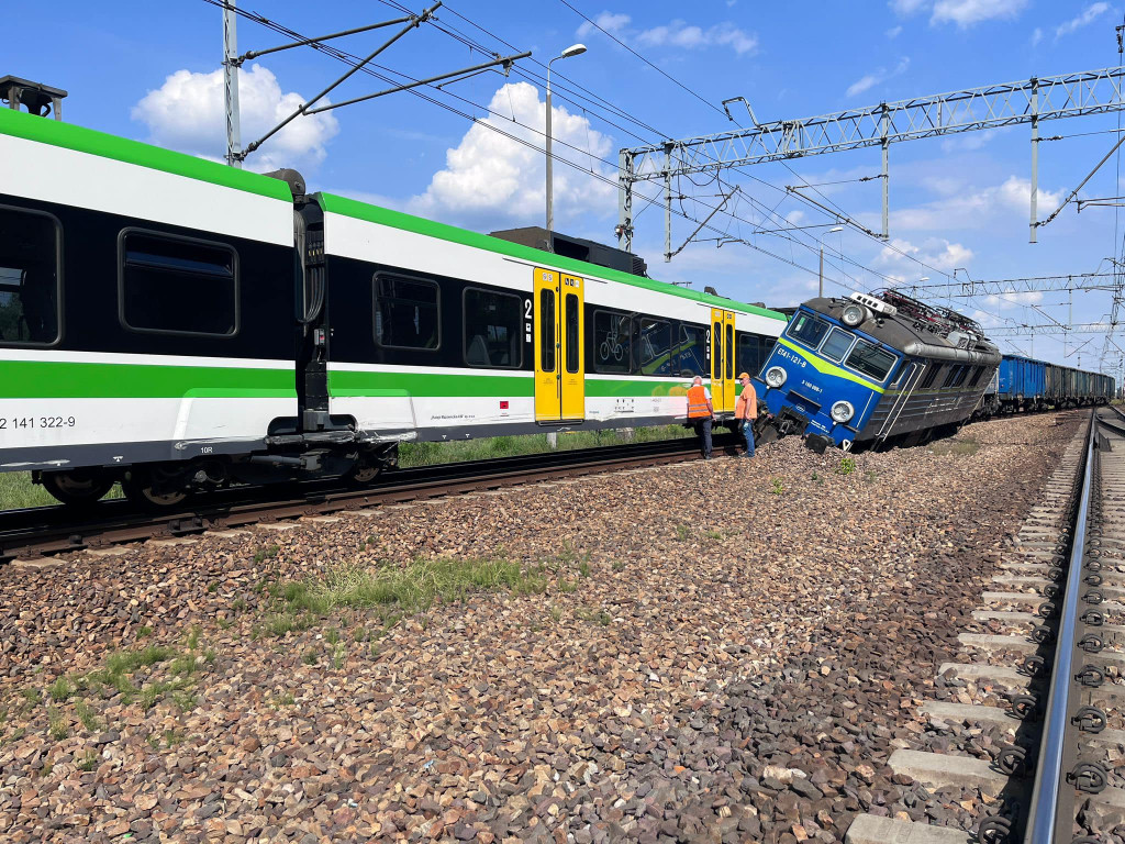 Nikt nie ucierpiał w zderzeniu pociągu osobowego z towarowym w Skierniewicach