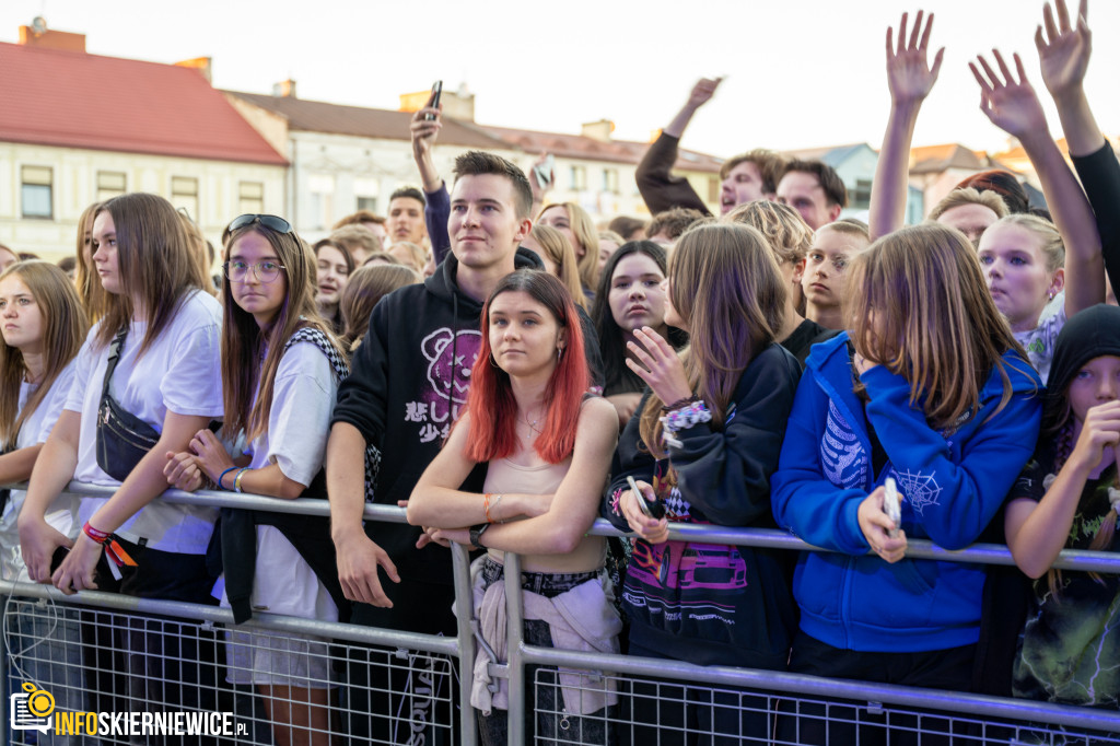 Mr Polska, Żabson, Gibbs i Avi na Scenie Głównej: Najlepsze Momenty Piątku na 46. SŚKOiW