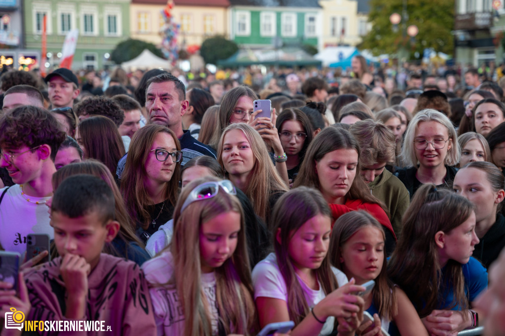 Mr Polska, Żabson, Gibbs i Avi na Scenie Głównej: Najlepsze Momenty Piątku na 46. SŚKOiW