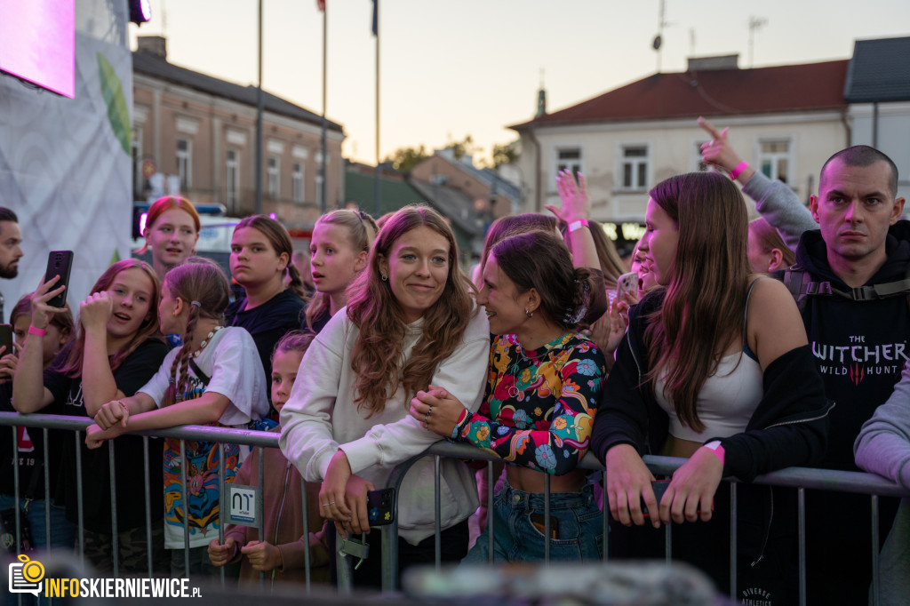 Mr Polska, Żabson, Gibbs i Avi na Scenie Głównej: Najlepsze Momenty Piątku na 46. SŚKOiW