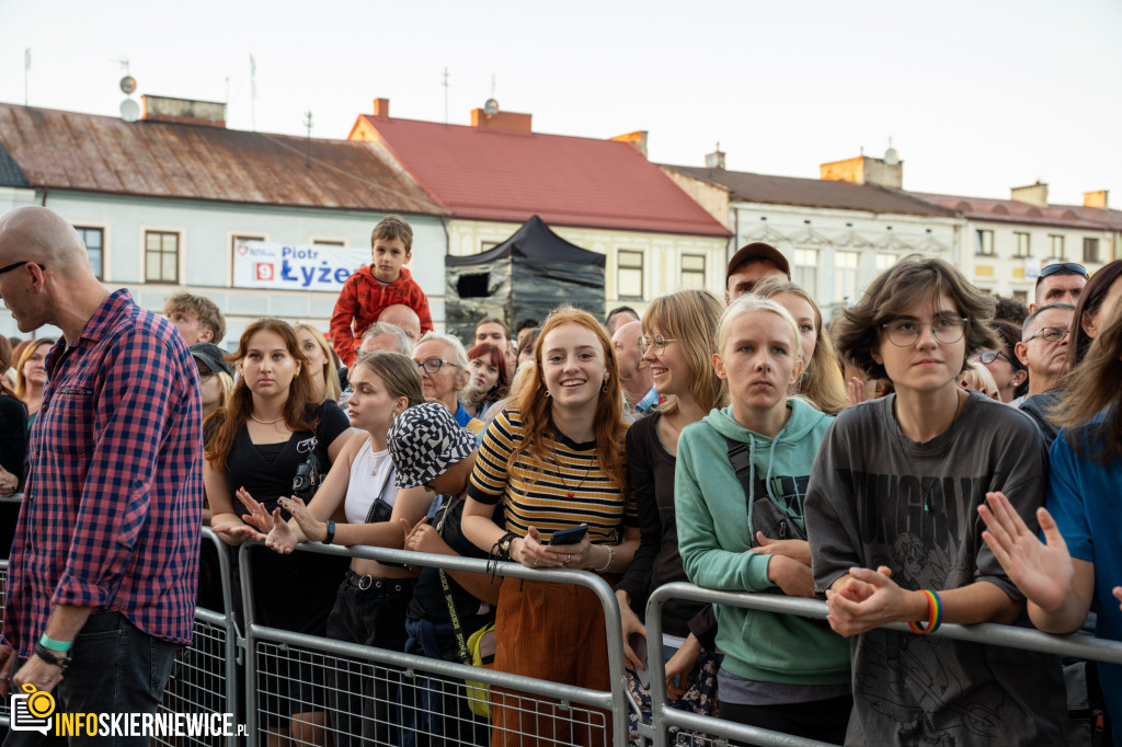 Emocje na Pełnych Obrotach: Koncert Myslovitz na Święcie Kwiatów 2023