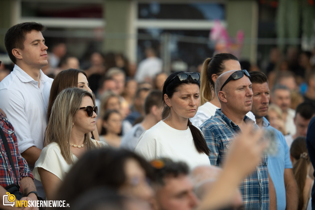 Koncert HappySad na 46. Święcie Kwiatów w Skierniewicach: Emocje na Wysokich Nastawieniach