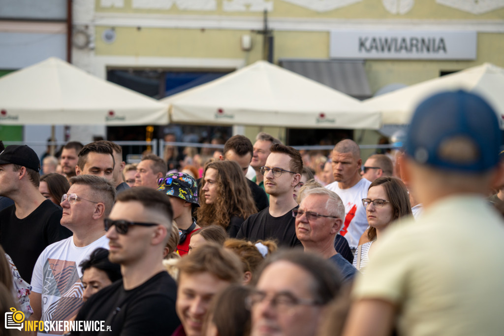 Koncert HappySad na 46. Święcie Kwiatów w Skierniewicach: Emocje na Wysokich Nastawieniach