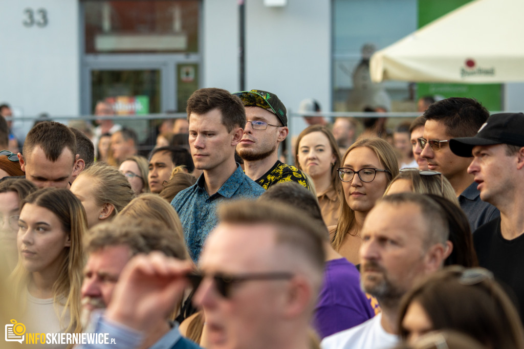 Koncert HappySad na 46. Święcie Kwiatów w Skierniewicach: Emocje na Wysokich Nastawieniach