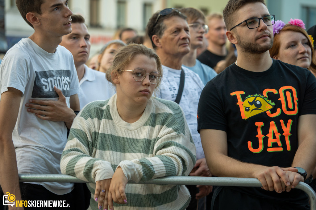 Koncert HappySad na 46. Święcie Kwiatów w Skierniewicach: Emocje na Wysokich Nastawieniach