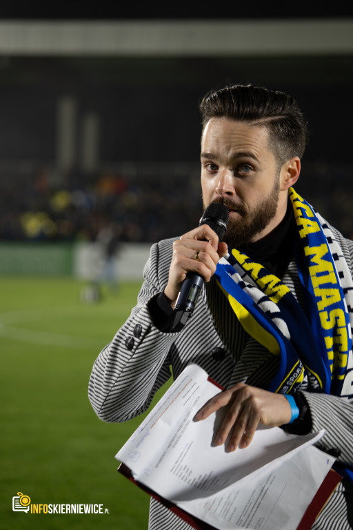 Nowy stadion w Skierniewicach pęka w szwach. Mieszkańcy nie zawiedli na inauguracji!