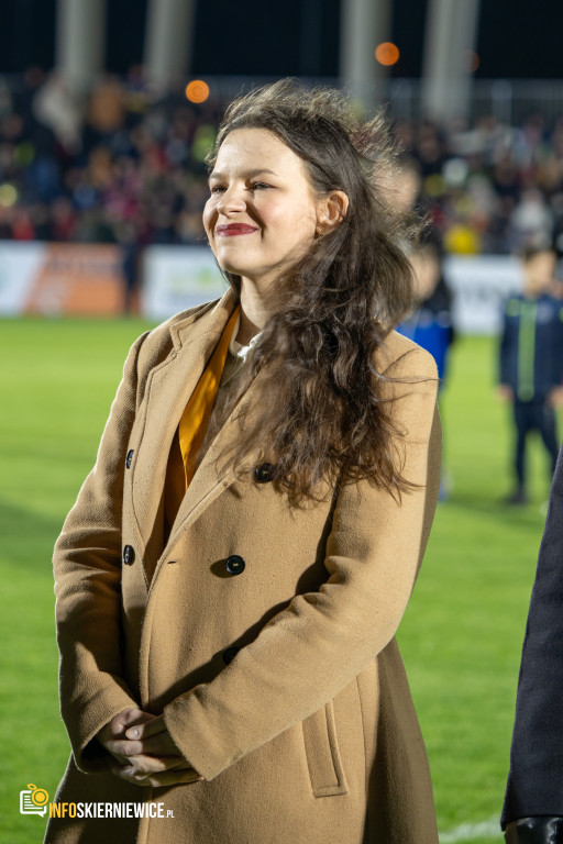 Nowy stadion w Skierniewicach pęka w szwach. Mieszkańcy nie zawiedli na inauguracji!