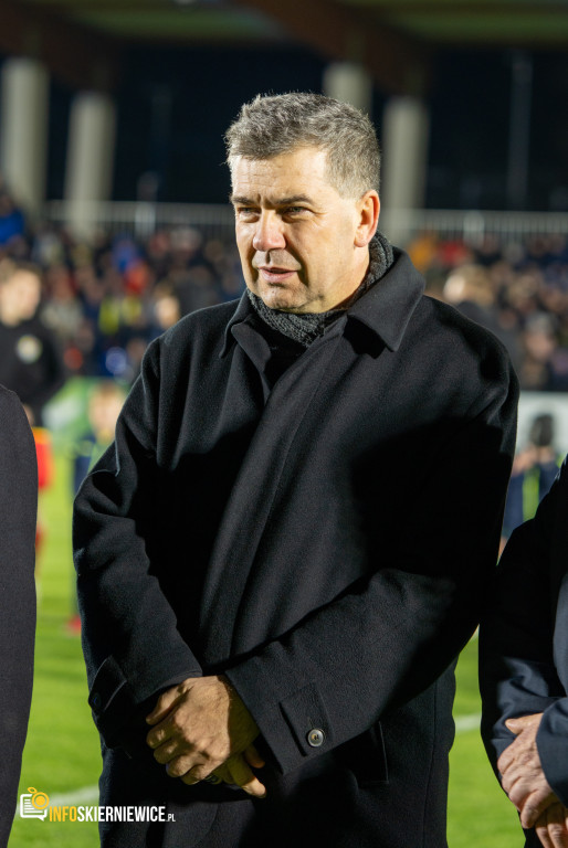 Nowy stadion w Skierniewicach pęka w szwach. Mieszkańcy nie zawiedli na inauguracji!