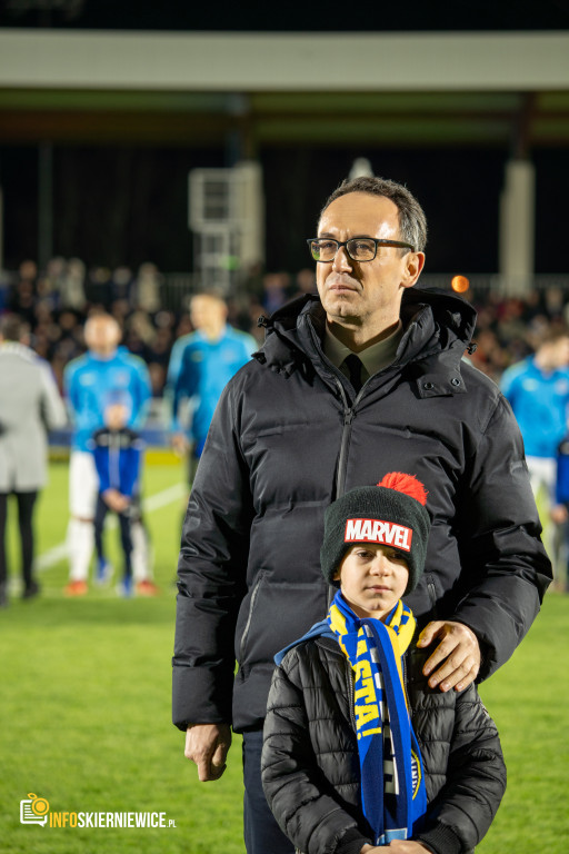 Nowy stadion w Skierniewicach pęka w szwach. Mieszkańcy nie zawiedli na inauguracji!