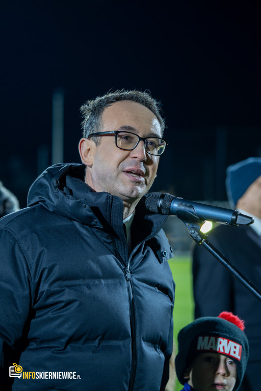 Nowy stadion w Skierniewicach pęka w szwach. Mieszkańcy nie zawiedli na inauguracji!