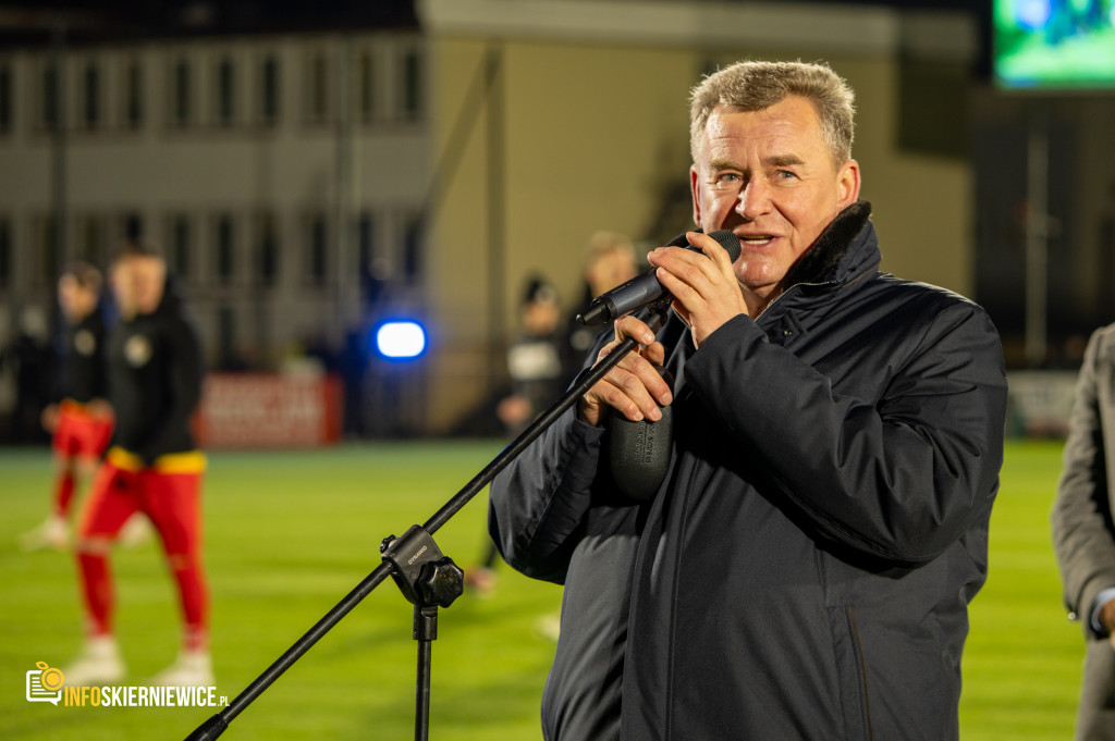 Nowy stadion w Skierniewicach pęka w szwach. Mieszkańcy nie zawiedli na inauguracji!