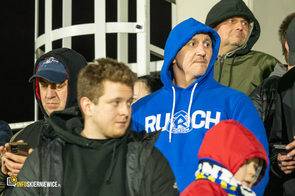 Nowy stadion w Skierniewicach pęka w szwach. Mieszkańcy nie zawiedli na inauguracji!