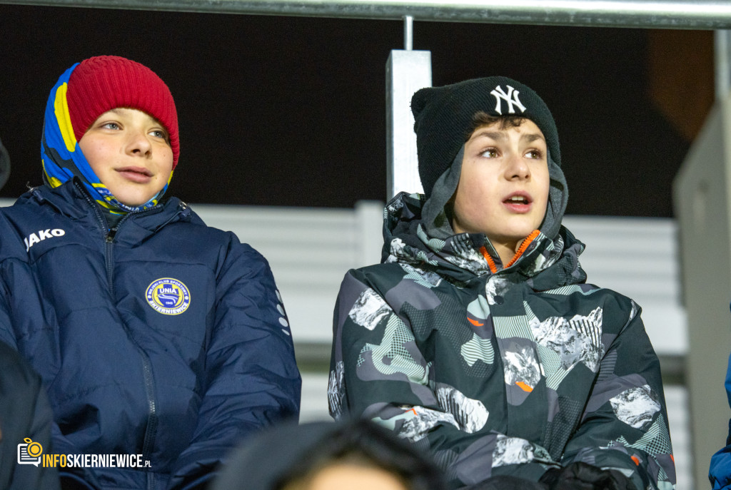 Nowy stadion w Skierniewicach pęka w szwach. Mieszkańcy nie zawiedli na inauguracji!