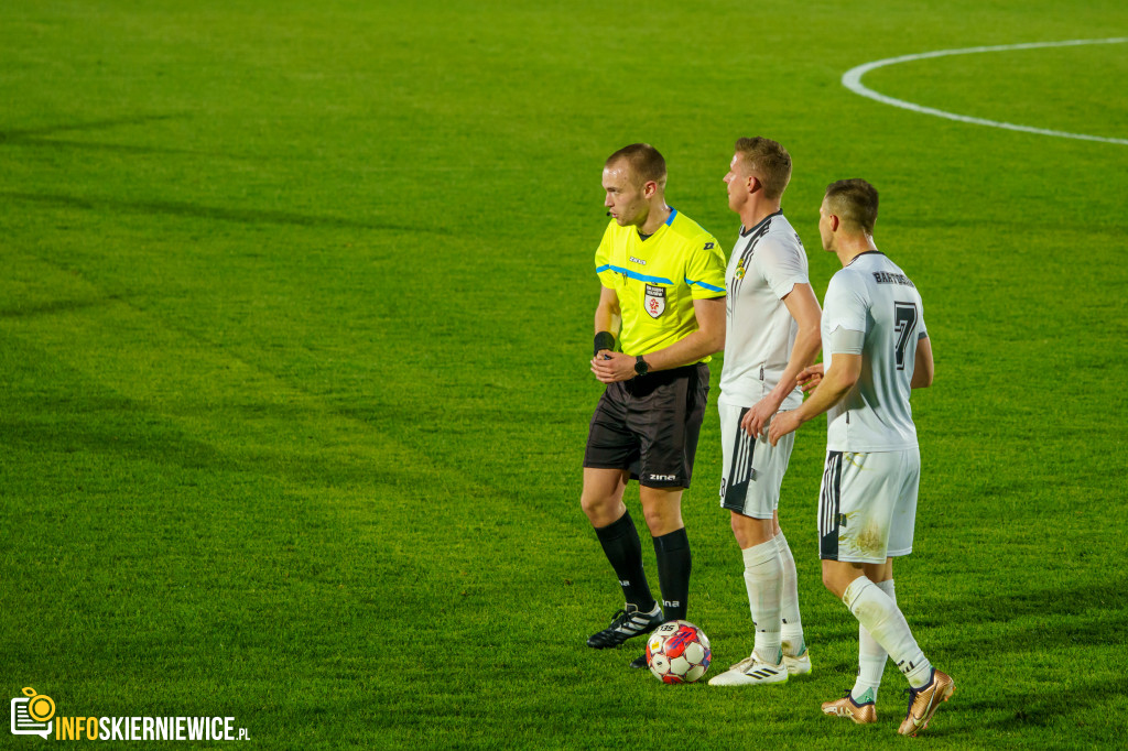 Unia Skierniewice triumfuje nad GKS Bełchatów w emocjonującym meczu