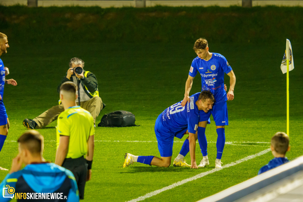 Unia Skierniewice triumfuje nad GKS Bełchatów w emocjonującym meczu