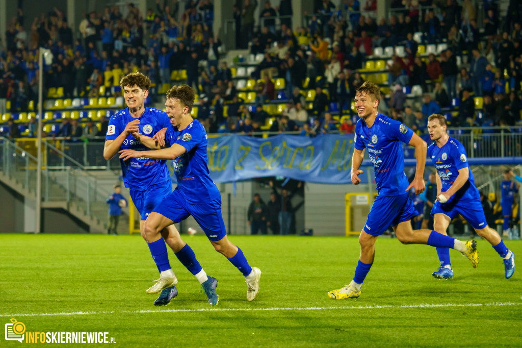 Unia Skierniewice triumfuje nad GKS Bełchatów w emocjonującym meczu