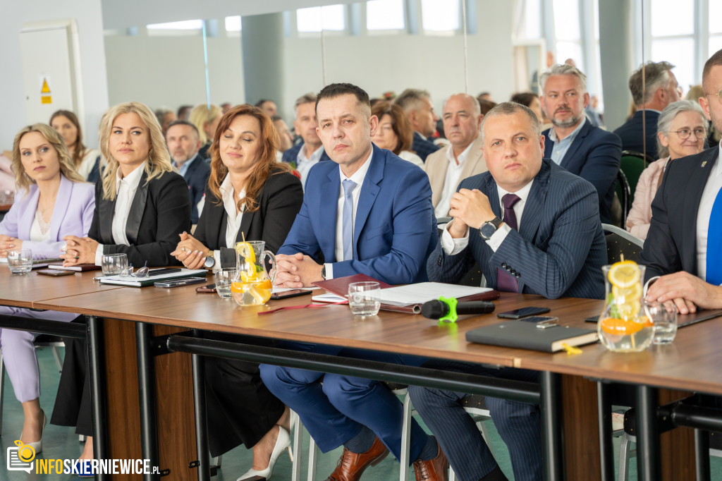 Skierniewice: Jarosław Chęcielewski Przewodniczącym Rady Miasta. Nowa kadencja rozpoczęta ślubowaniem prezydenta