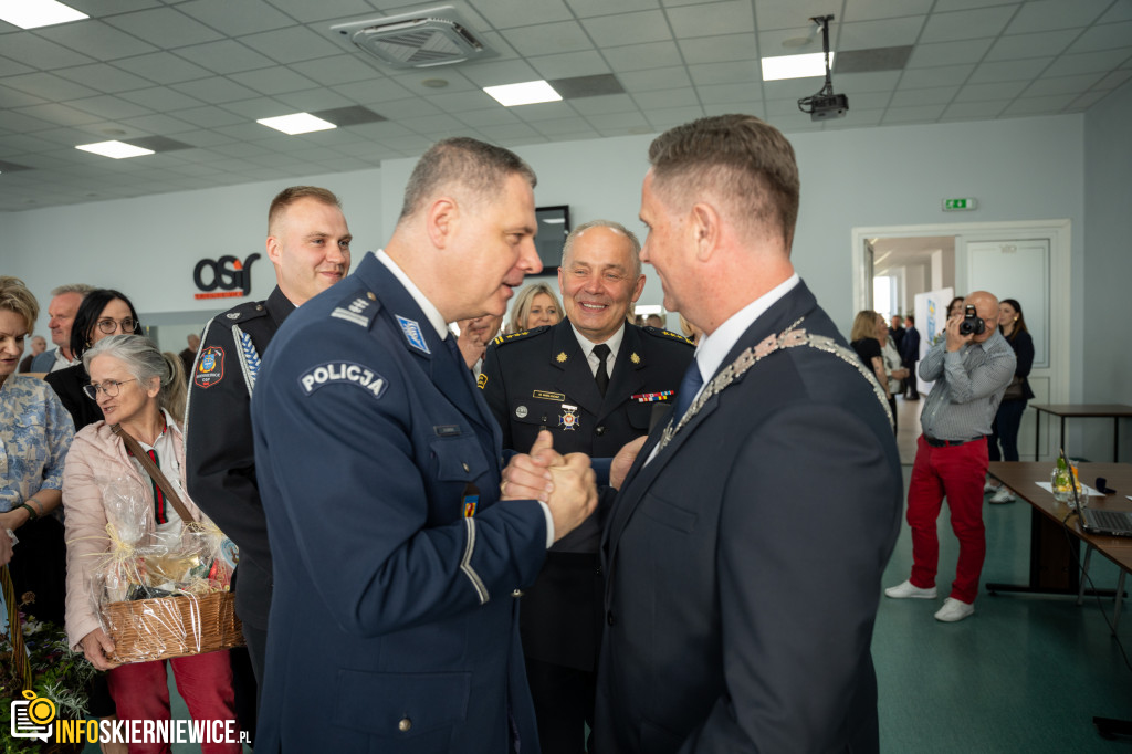 Skierniewice: Jarosław Chęcielewski Przewodniczącym Rady Miasta. Nowa kadencja rozpoczęta ślubowaniem prezydenta