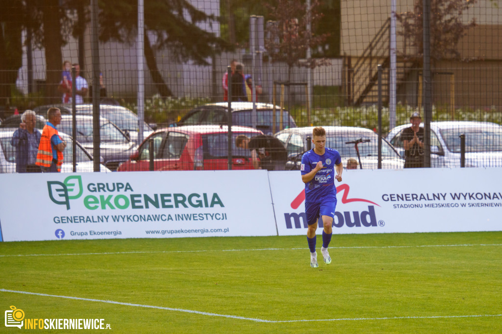 Unia Skierniewice wygrywa hitowy mecz III ligi z Lechią Tomaszów Mazowiecki 2:1