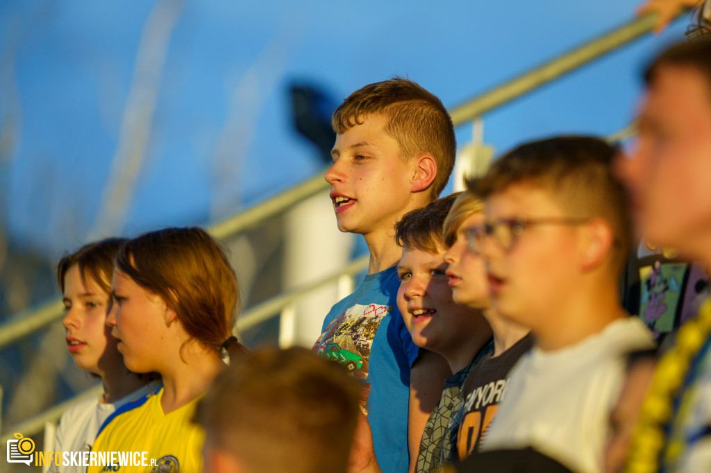 Unia Skierniewice wygrywa hitowy mecz III ligi z Lechią Tomaszów Mazowiecki 2:1