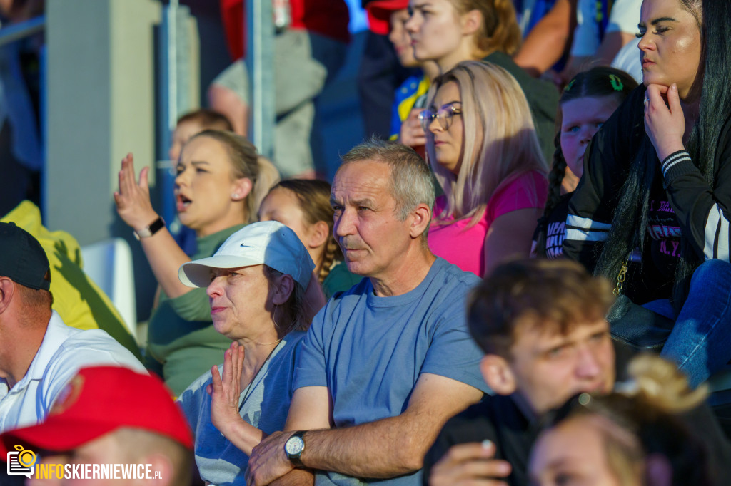 Unia Skierniewice wygrywa hitowy mecz III ligi z Lechią Tomaszów Mazowiecki 2:1