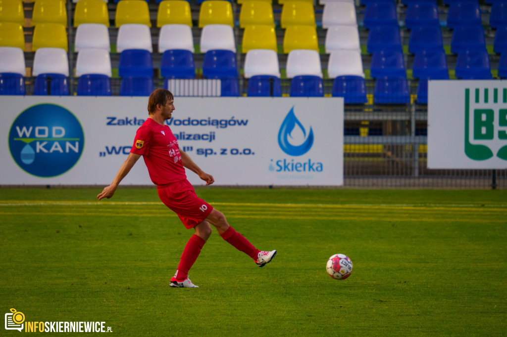 Unia Skierniewice wygrywa hitowy mecz III ligi z Lechią Tomaszów Mazowiecki 2:1