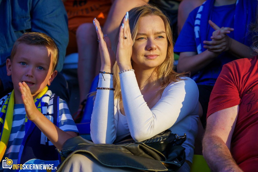 Unia Skierniewice wygrywa hitowy mecz III ligi z Lechią Tomaszów Mazowiecki 2:1