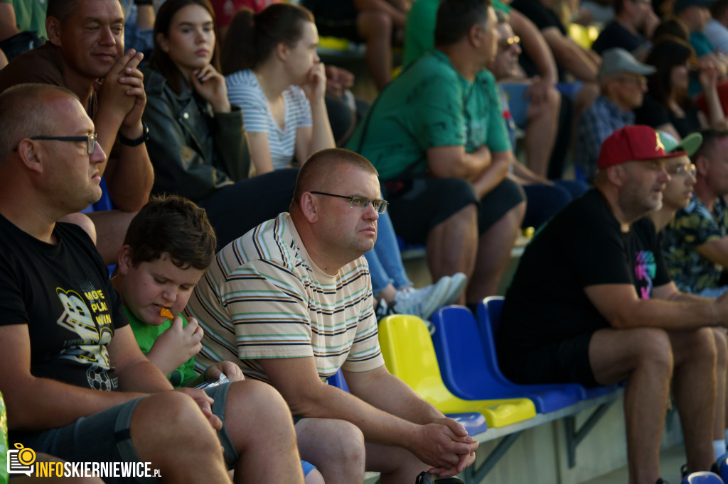 Unia Skierniewice wygrywa hitowy mecz III ligi z Lechią Tomaszów Mazowiecki 2:1