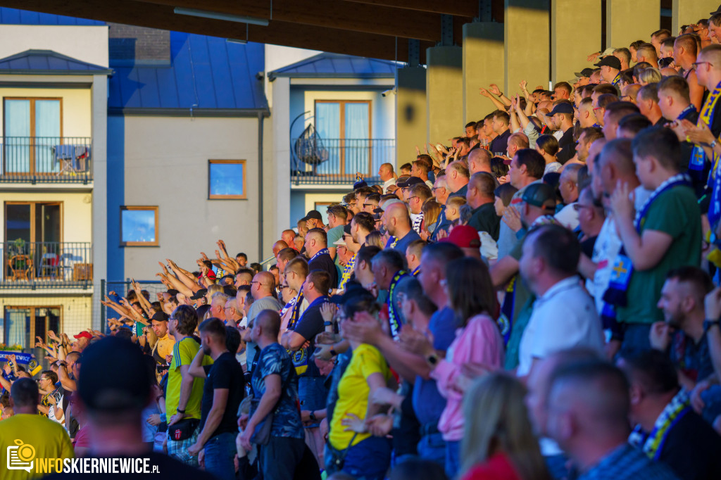 Unia Skierniewice wygrywa hitowy mecz III ligi z Lechią Tomaszów Mazowiecki 2:1