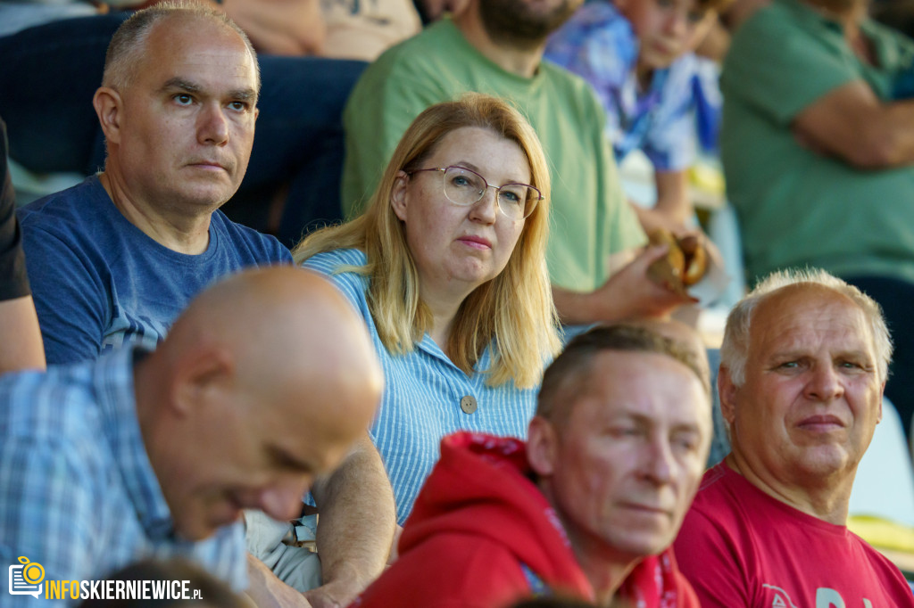 Unia Skierniewice wygrywa hitowy mecz III ligi z Lechią Tomaszów Mazowiecki 2:1