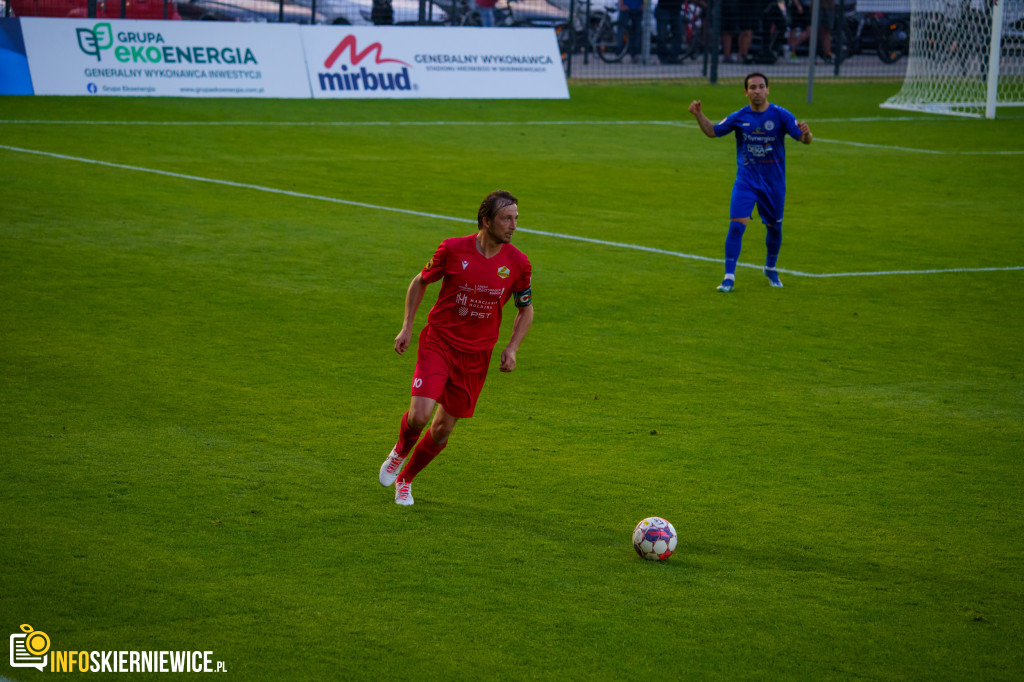 Unia Skierniewice wygrywa hitowy mecz III ligi z Lechią Tomaszów Mazowiecki 2:1