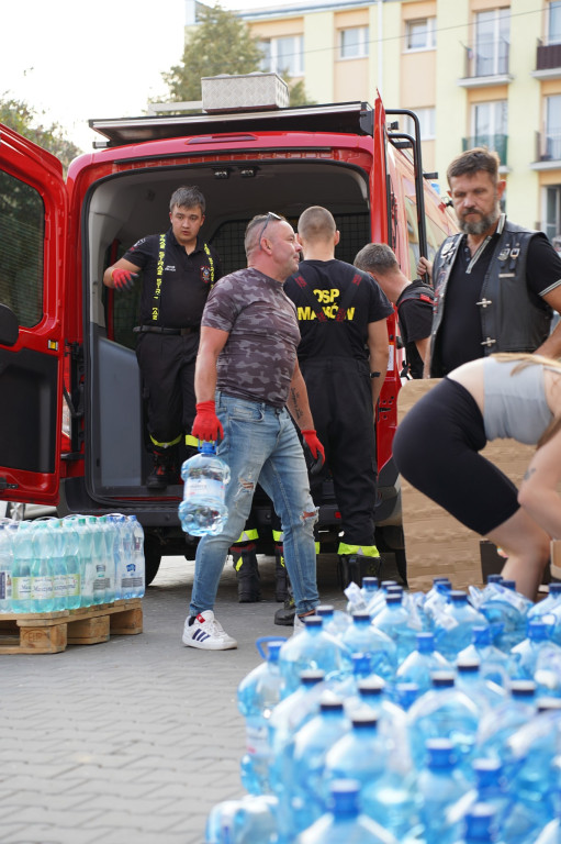 Kolejne transporty pomocy wyruszyły z Skierniewic do potrzebujących. Sprawdź, jak możesz pomóc!