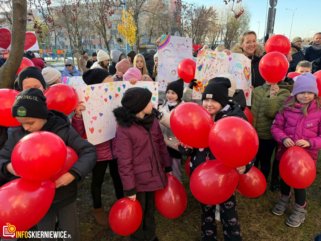 Jurek Owsiak odsłonił mural WOŚP w Skierniewicach