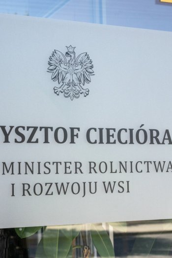 Wiceminister Krzysztof Ciecióra i stowarzyszenie „Perspektywy” mają biuro w Skierniewicach-968