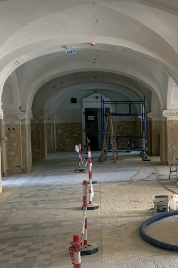 Trwa remont głównego holu w Starostwie Powiatowym-999