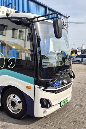 Futurystyczny autobus elektryczny testowany w MZK Skierniewice-1227