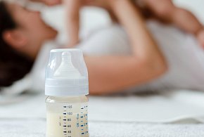 Groźna bakteria w mleku dla niemowląt. Nie podawaj dzieciom!-72339
